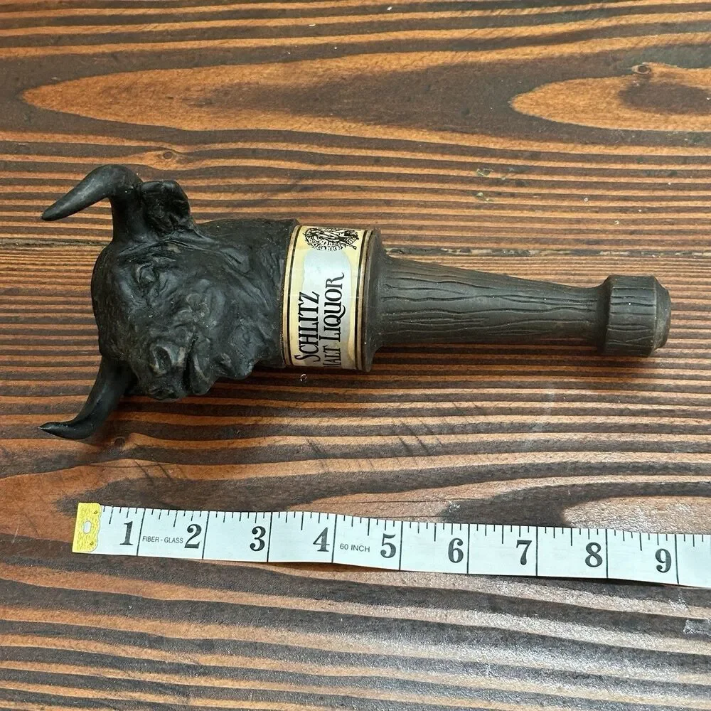 Vintage 1978 Schlitz Malt Liquor Figural Bull Cow Beer Tap Handle Pull Wisconsin